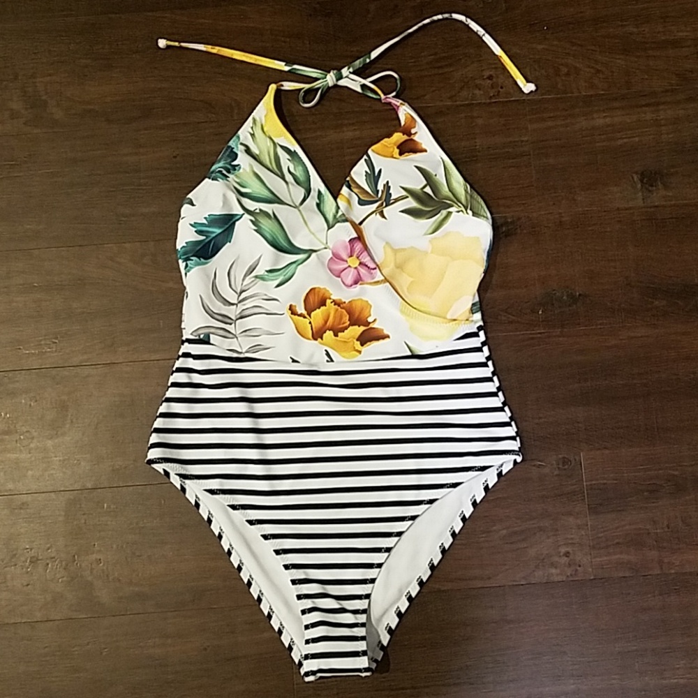 NWT Cupshe halter one-piece swimsuit